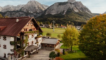 Ihr 4-Sterne-Hotel am Fuß der Zugspitze