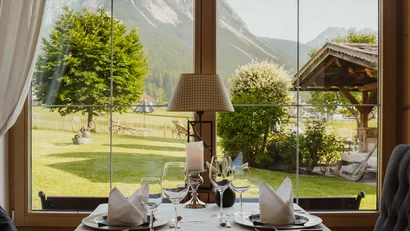 Ihr 4-Sterne-Hotel am Fuß der Zugspitze