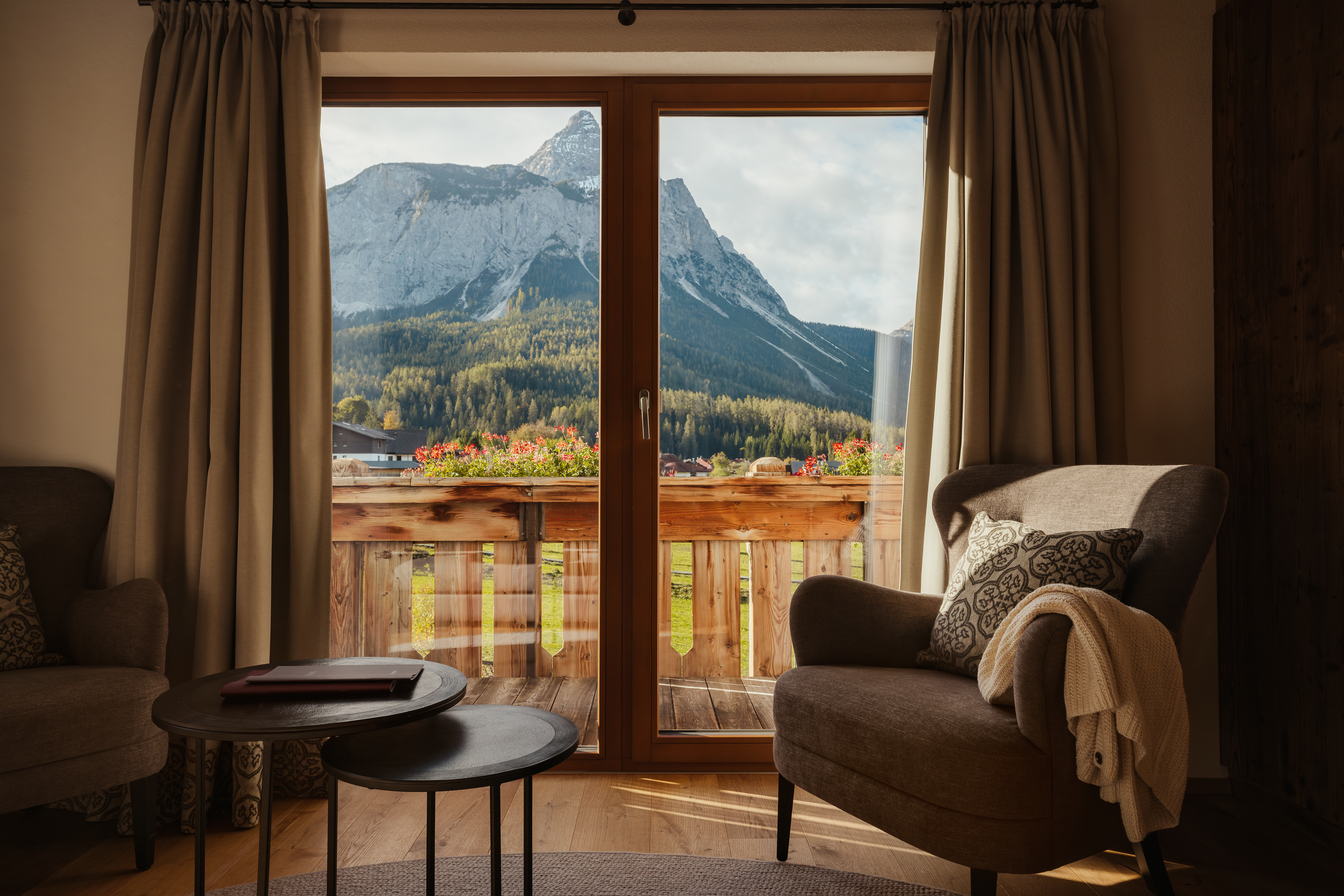 Ihr 4-Sterne-Hotel am Fuß der Zugspitze